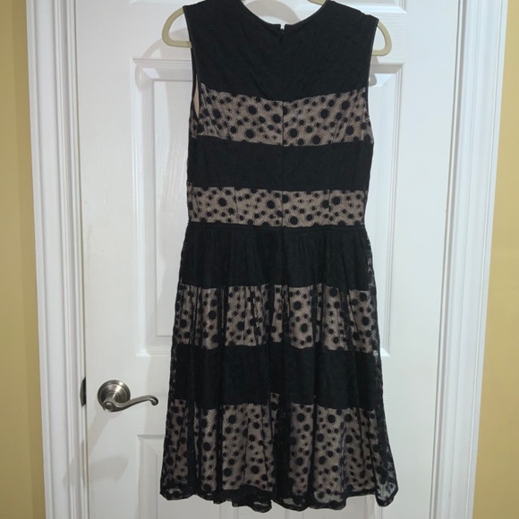 London Style Collection lace overlay dress Sz 12 fit & flare sleeveless lined - Picture 4 of 8